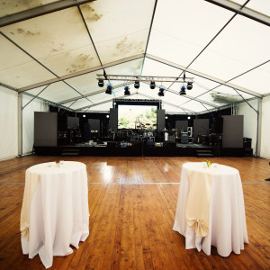 Přenosná pódia k pronájmu od AB Party